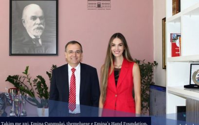 Rektori i Universitetit të Mjekësisë, Tiranë, Prof. Dr. Xheladin Draçini, zhvilloi një takim të veçantë me znj. Emina Çunmulaj, themeluese e Emina’s Hand Foundation